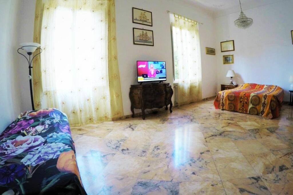 Gabry'S Home Three-Bedroom Big Apartment Near City Center & Train Station To Pisa And Florence & Ferries To Sardegna Corsica ليفورنو المظهر الخارجي الصورة