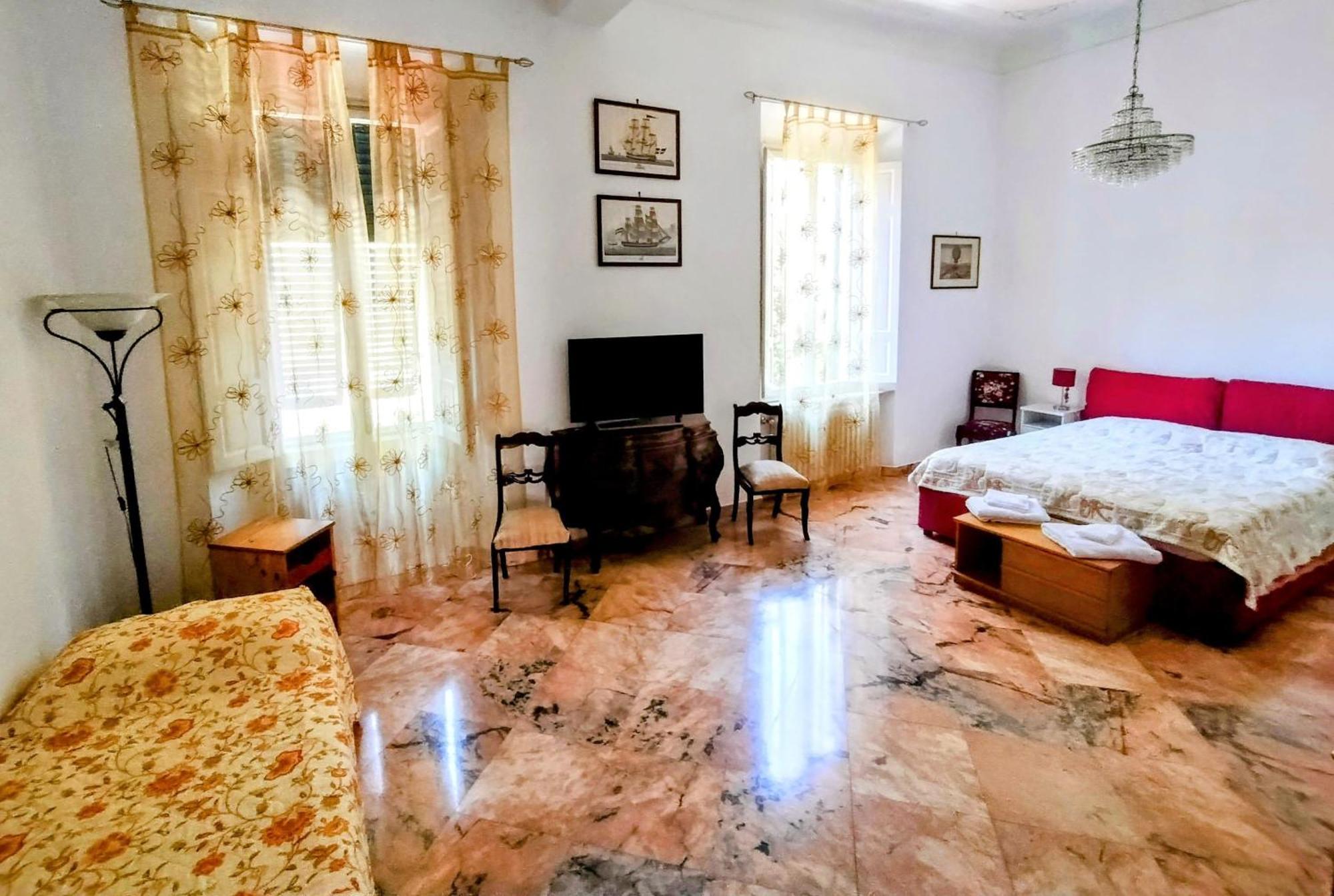 Gabry'S Home Three-Bedroom Big Apartment Near City Center & Train Station To Pisa And Florence & Ferries To Sardegna Corsica ليفورنو المظهر الخارجي الصورة